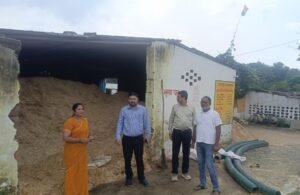 बीडीओं ने गौशाला का किया औचक निरीक्षण दिया आवश्यक निर्देश