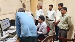 जौनपुर नगर पालिका पहुंचे एसडीएम अंकुर वर्मा व्यवस्थाओं का लिया जायजा