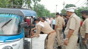 Jaunpur सरवरपुर मोड़ पर सड़क पर भिड़े दो युवक मारपीट में घायल